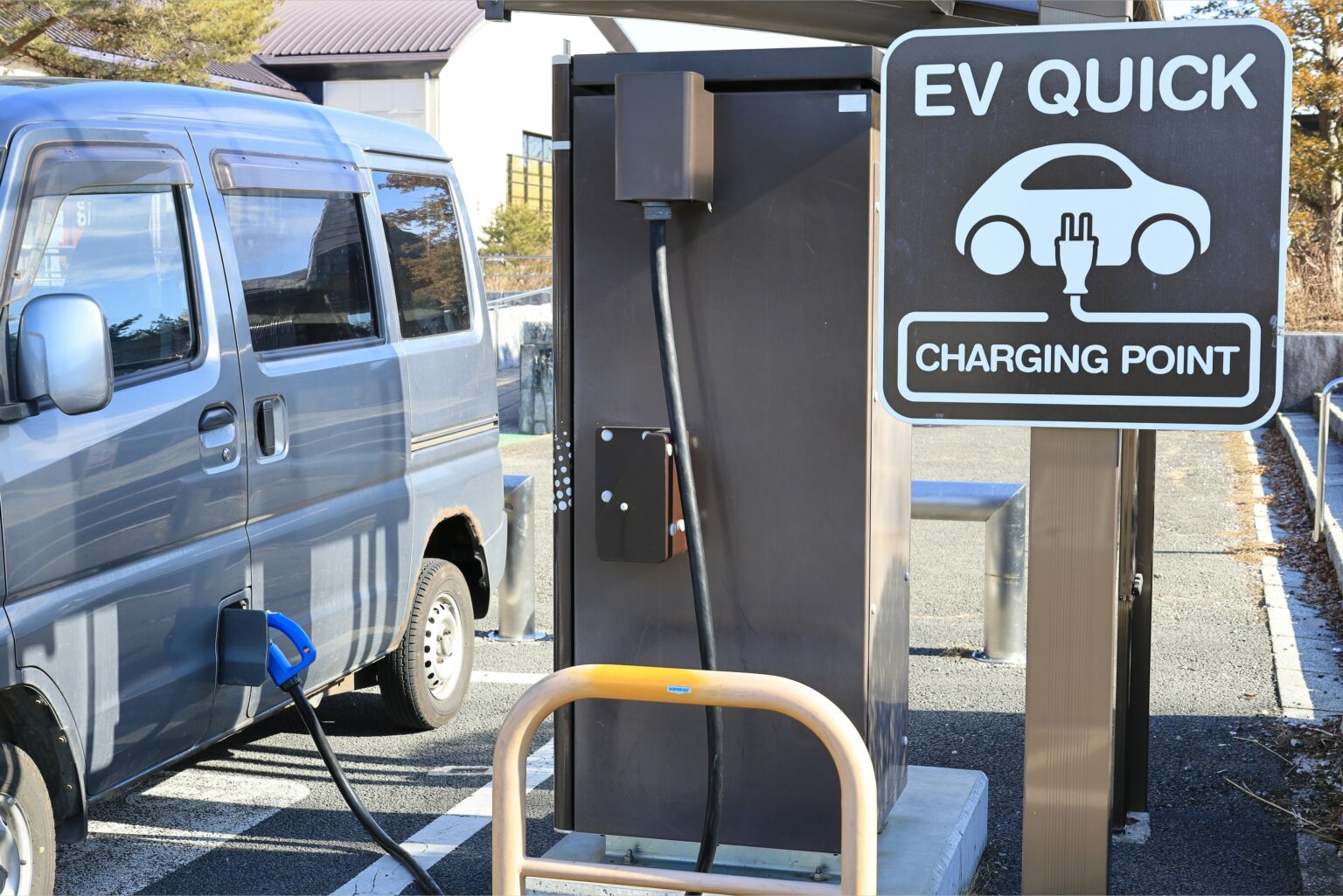 EVシフトとは?日本と世界の現状や取り組み内容を解説! |EV充電エネチェンジ